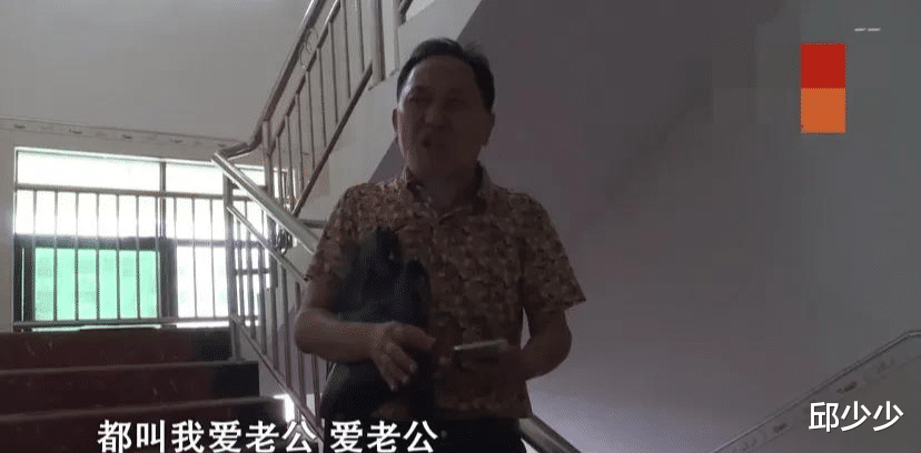 惊心瞬间！男子偷5万泪别妻子，我进去后你自己走，背后藏着怎样的绝望与抉择？