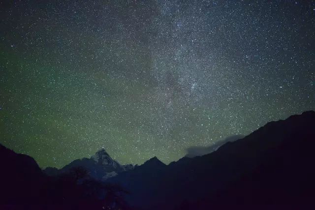 七颗行星将划过四川四姑娘山夜空